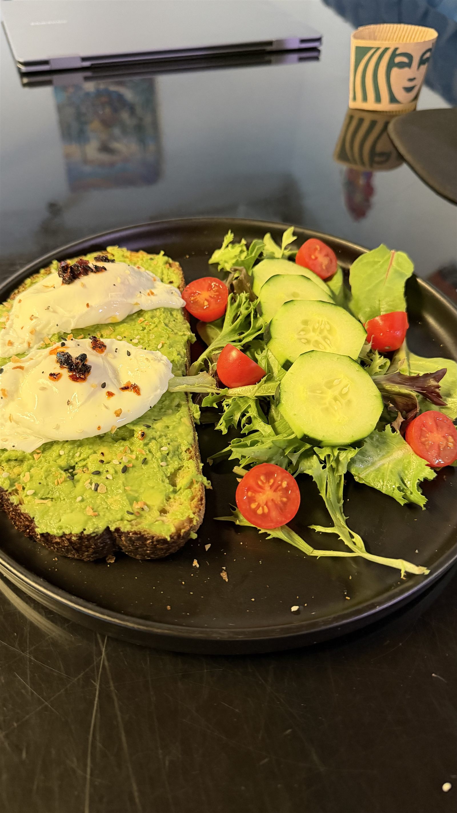 Avocado Toast con ensalada